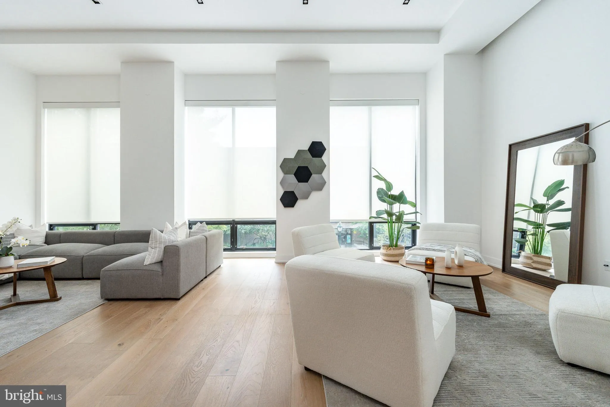 Philadelphia, Pennsylvania 19103, United States, 3 Bedrooms Bedrooms, ,4 BathroomsBathrooms,Residential,Active,183273