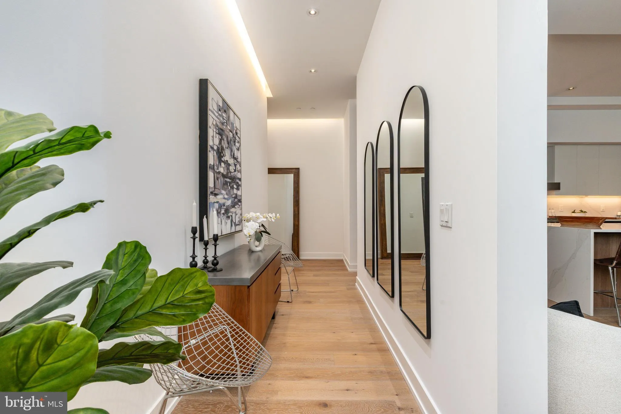 Philadelphia, Pennsylvania 19103, United States, 3 Bedrooms Bedrooms, ,4 BathroomsBathrooms,Residential,Active,183273