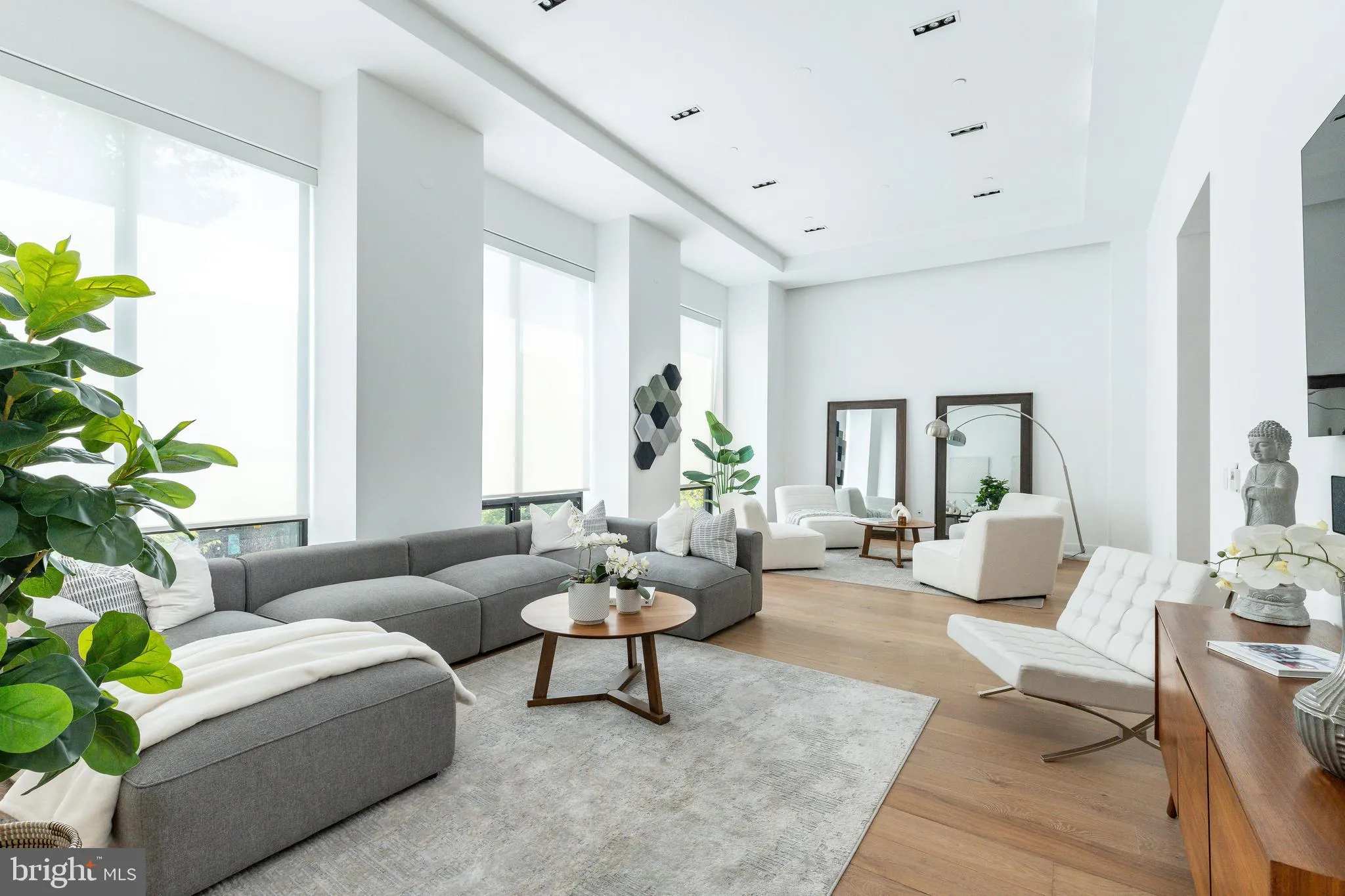 Philadelphia, Pennsylvania 19103, United States, 3 Bedrooms Bedrooms, ,4 BathroomsBathrooms,Residential,Active,183273