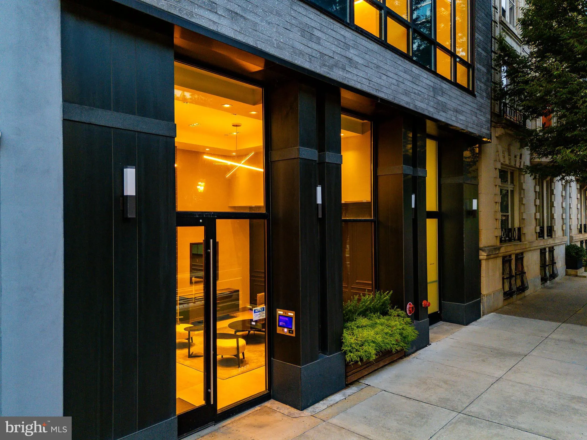 Philadelphia, Pennsylvania 19103, United States, 3 Bedrooms Bedrooms, ,4 BathroomsBathrooms,Residential,Active,183273