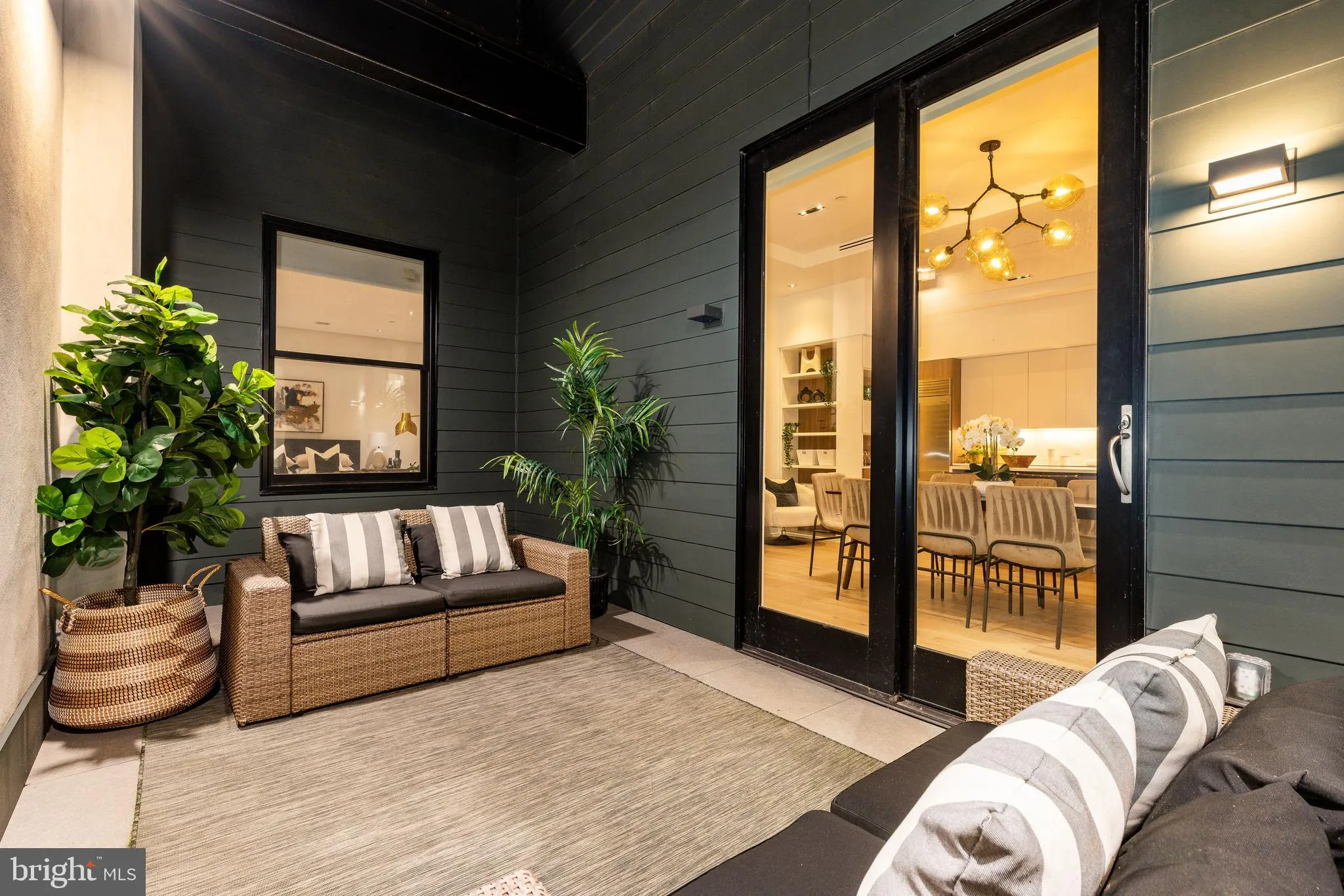 Philadelphia, Pennsylvania 19103, United States, 3 Bedrooms Bedrooms, ,4 BathroomsBathrooms,Residential,Active,183273