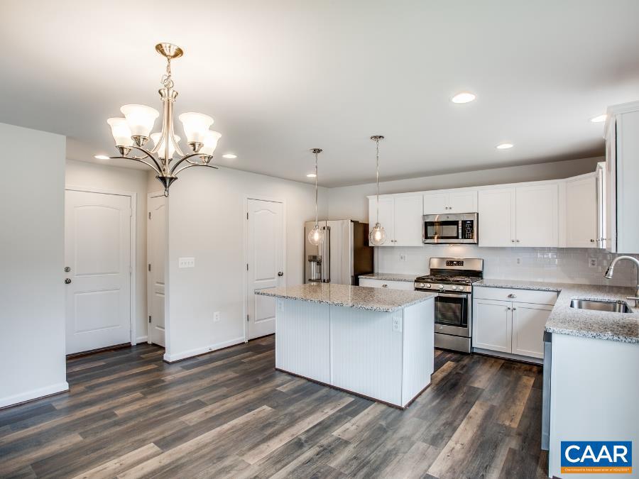 56 SWEETVIEW CT