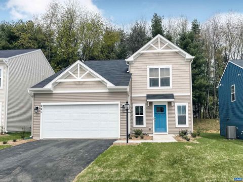 56 SWEETVIEW CT STUARTS DRAFT VA 24477