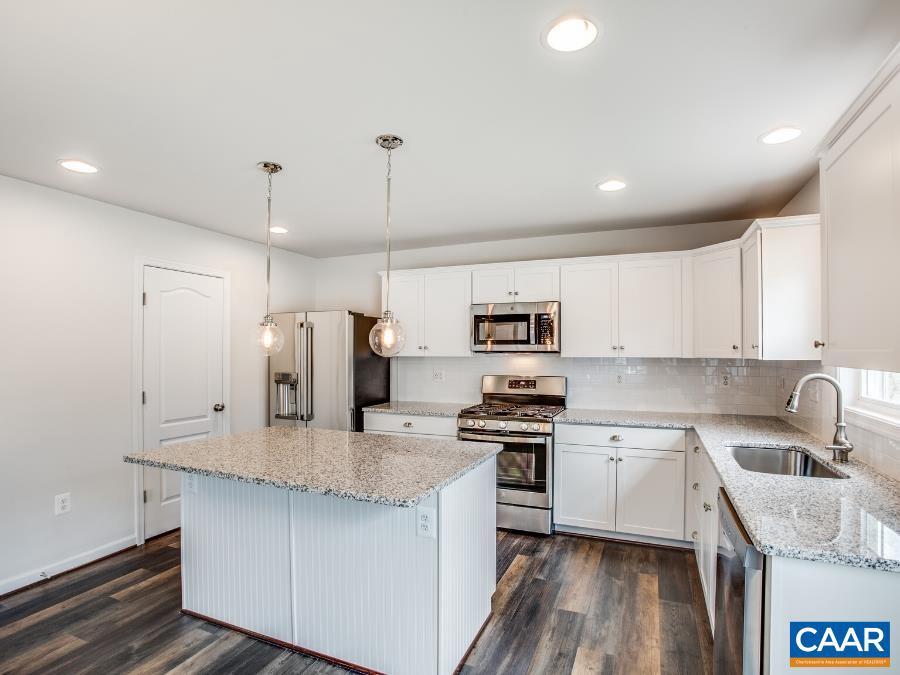 56 SWEETVIEW CT