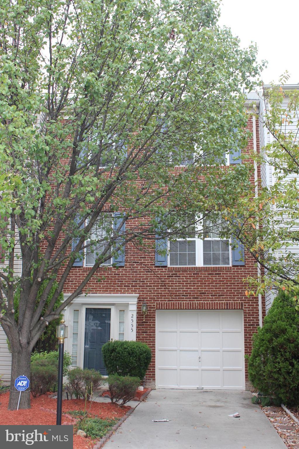 GORGEOUS 3BR 2.5 BA TOWNHOME IN HEART OF HERNDON, FULLY FINISHED BASEMENT LEADS TO PATIO/FENCED IN BACK YARD, SPACIOUS LIVING AREA, KITCHEN W/ SITTING AREA/LIVING ROOM LEADING TO TREX DECK, LARGE MASTER BEDROOM W/ WALK IN CLOSET, CLOSE TO RT. 28, 267, DULLES AIPORT, SHOPPING & RESTAURANTS, MUCH MORE TO SEE, GO AND SHOW NOW!!!
