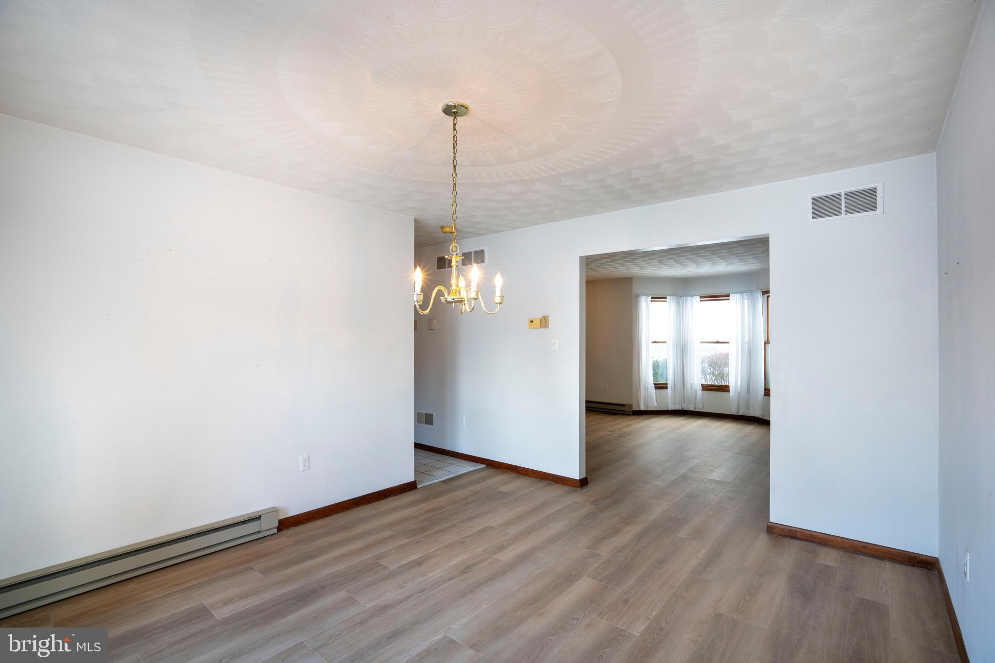 REEDSVILLE - Residential