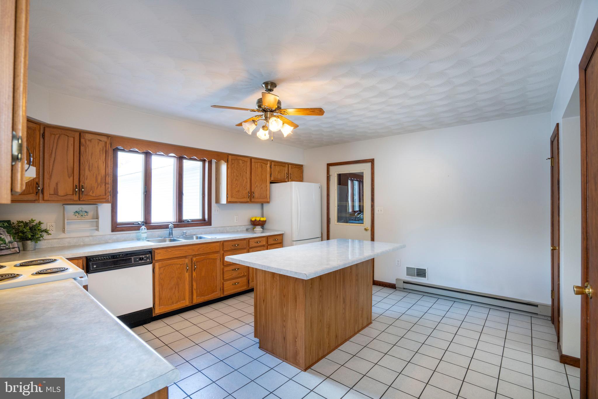 REEDSVILLE - Residential