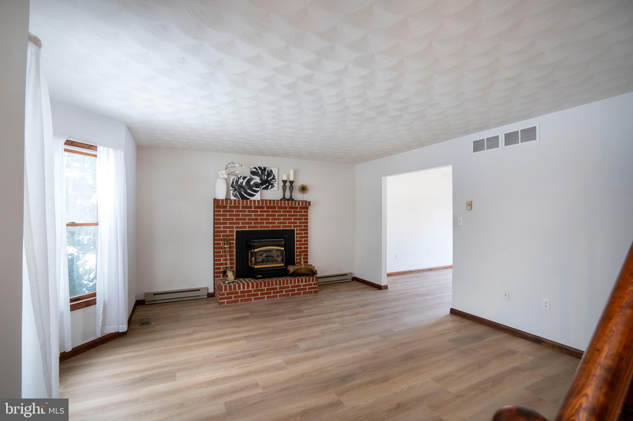 REEDSVILLE - Residential