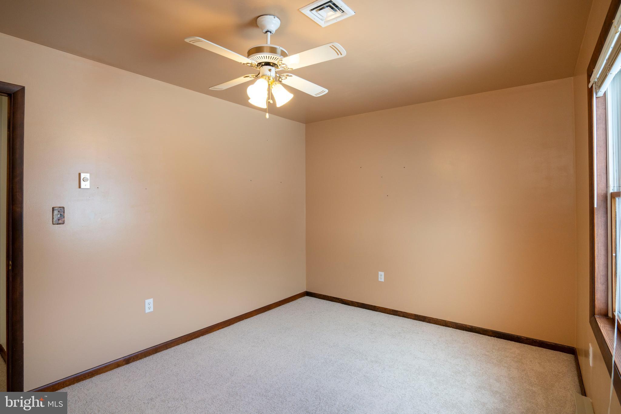 REEDSVILLE - Residential