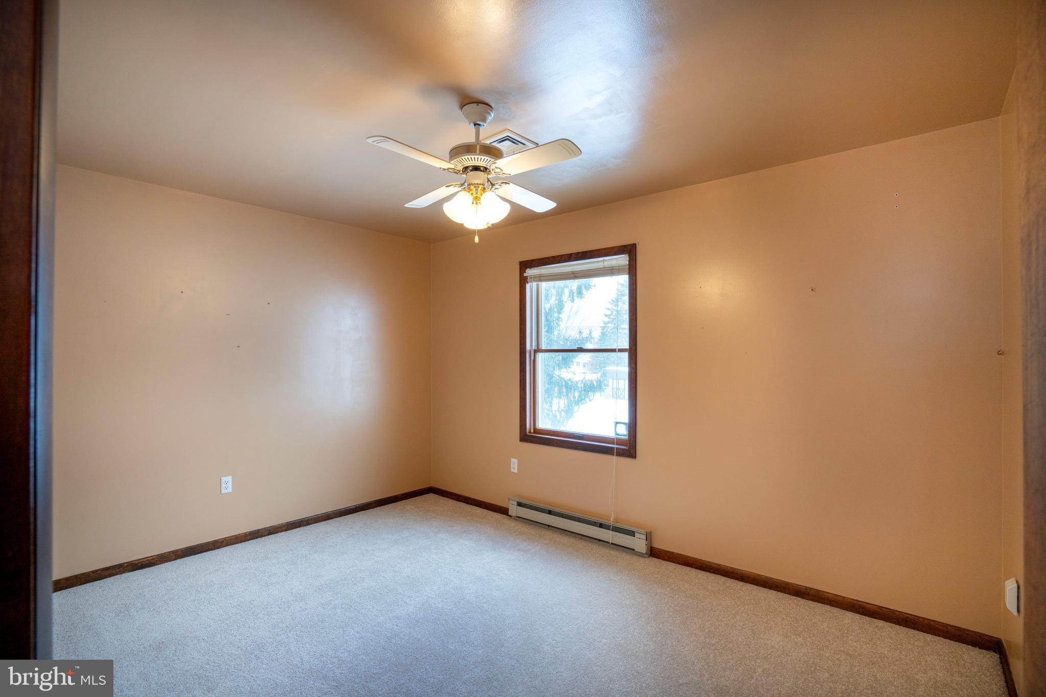 REEDSVILLE - Residential