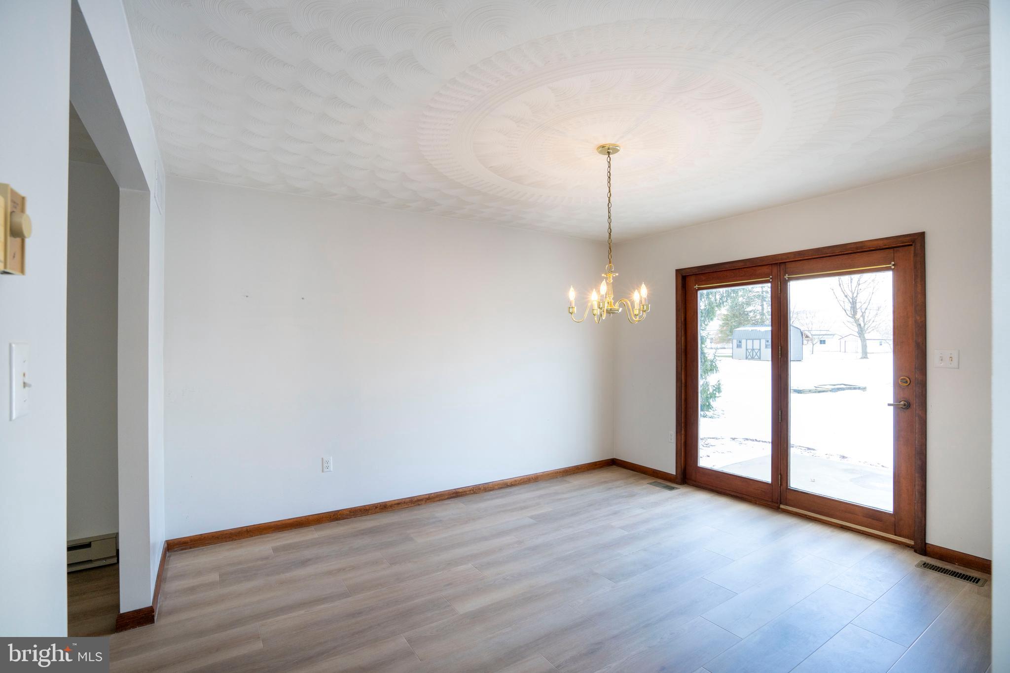 REEDSVILLE - Residential