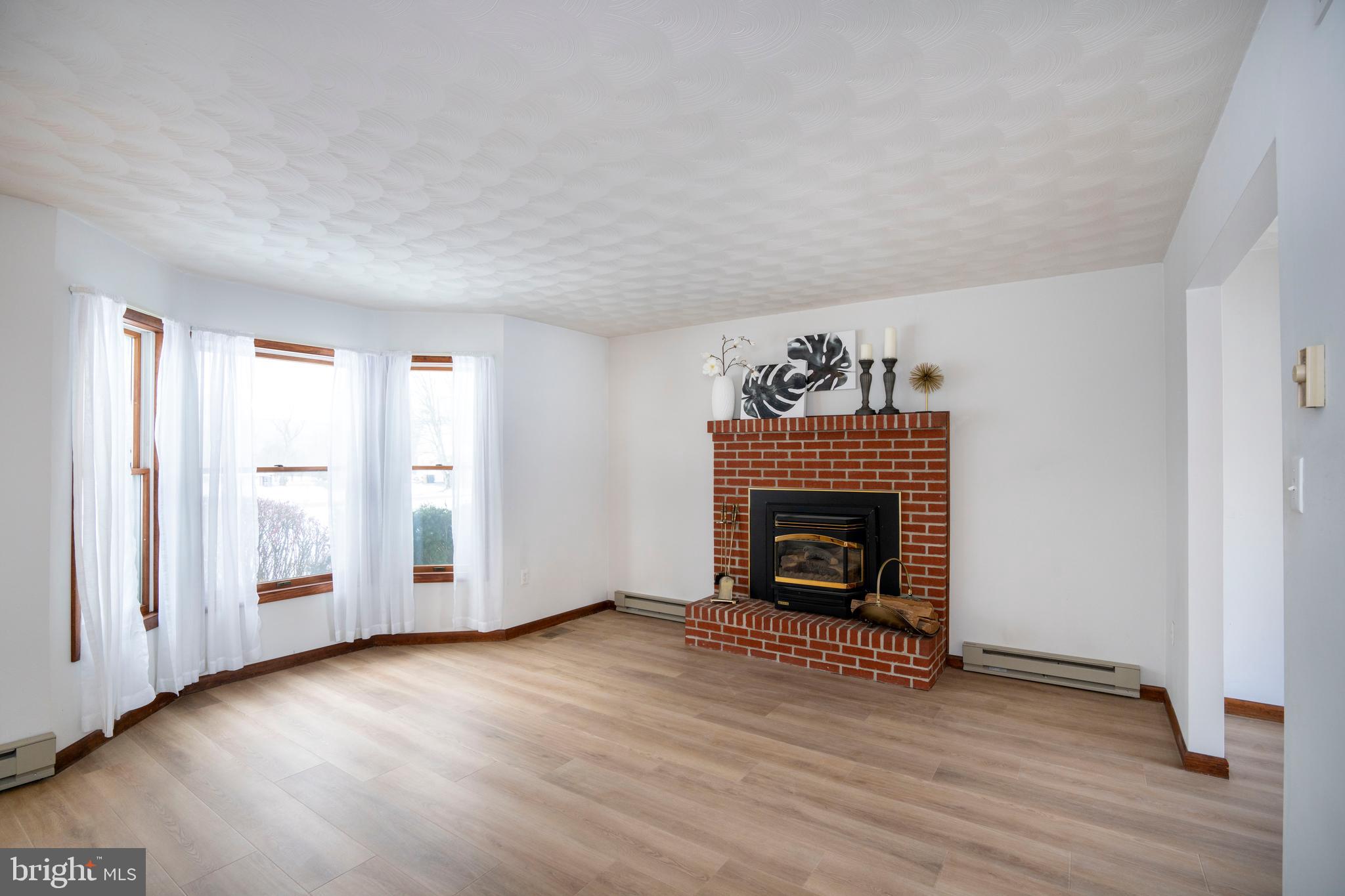 REEDSVILLE - Residential