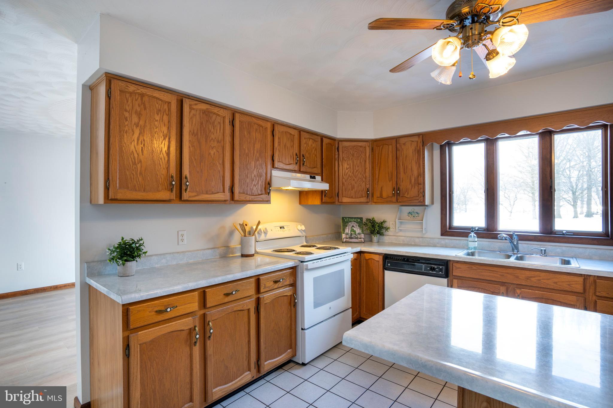 REEDSVILLE - Residential