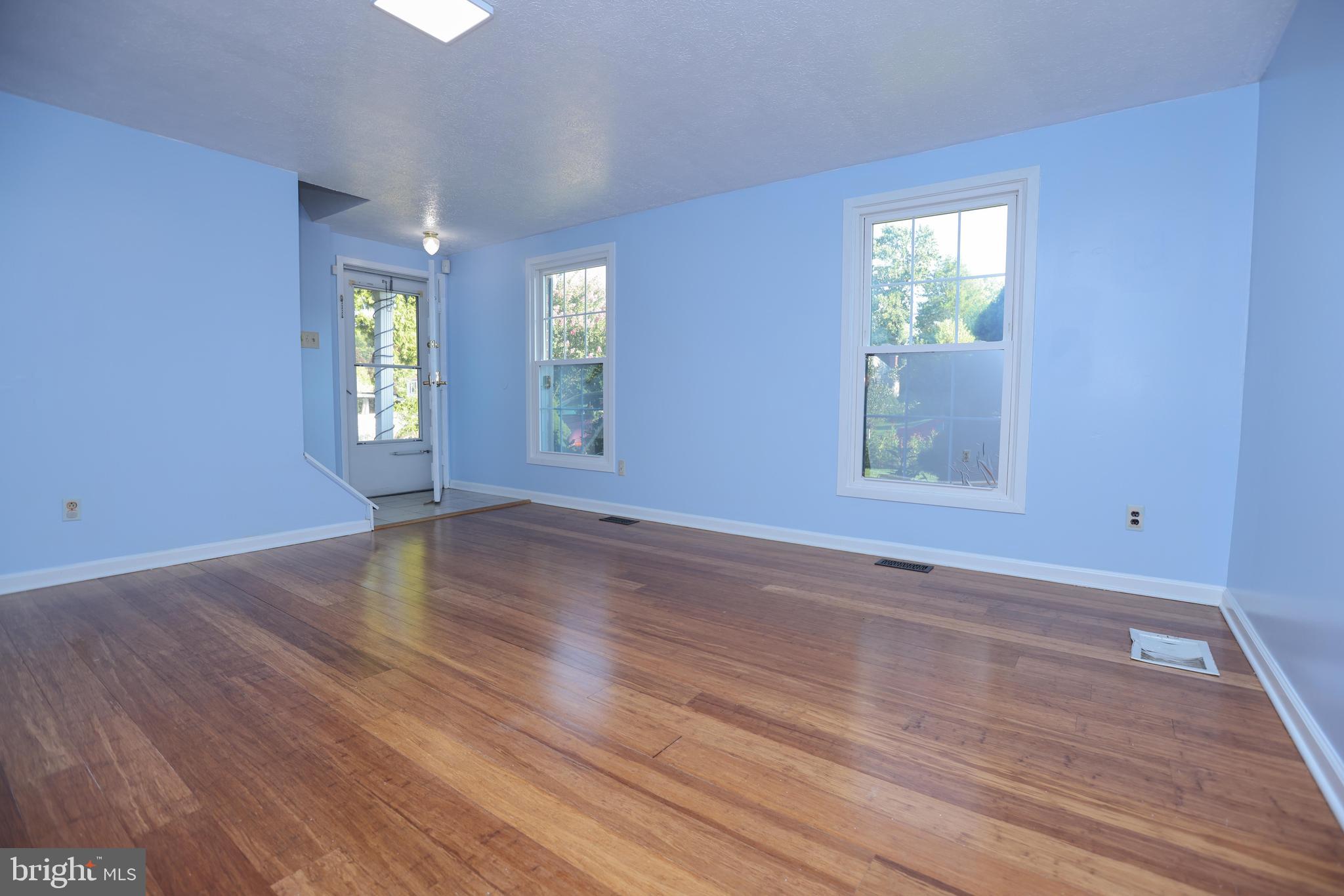 HALLFIELD MANOR - Residential Lease