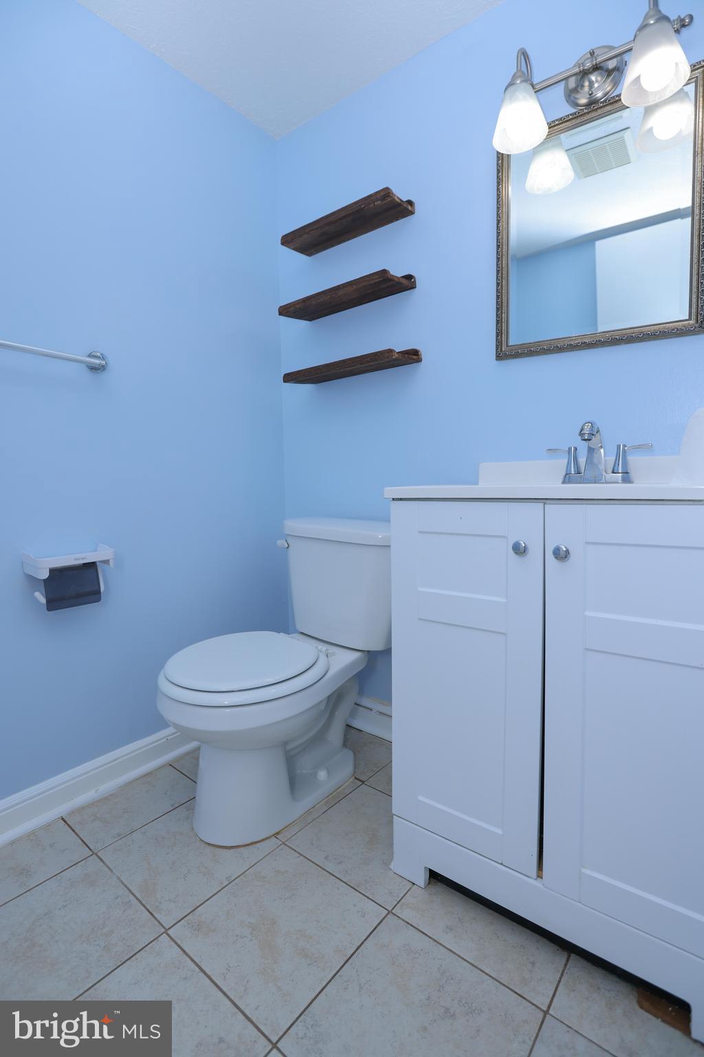 HALLFIELD MANOR - Residential Lease