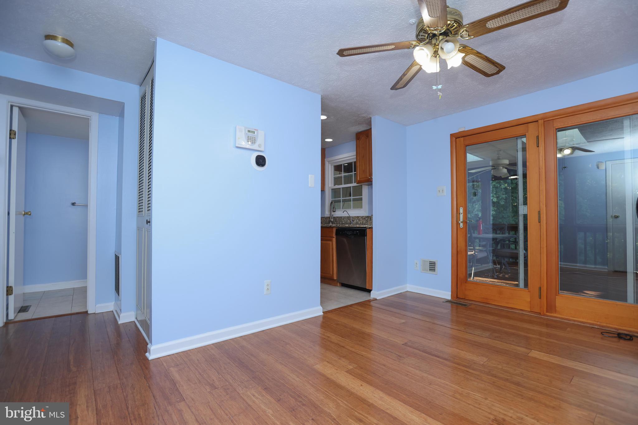 HALLFIELD MANOR - Residential Lease