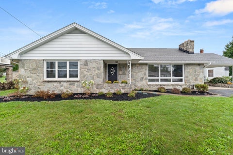 Homes For Sale - 144 Palmyra Road<br/> PALMYRA, PA 17078