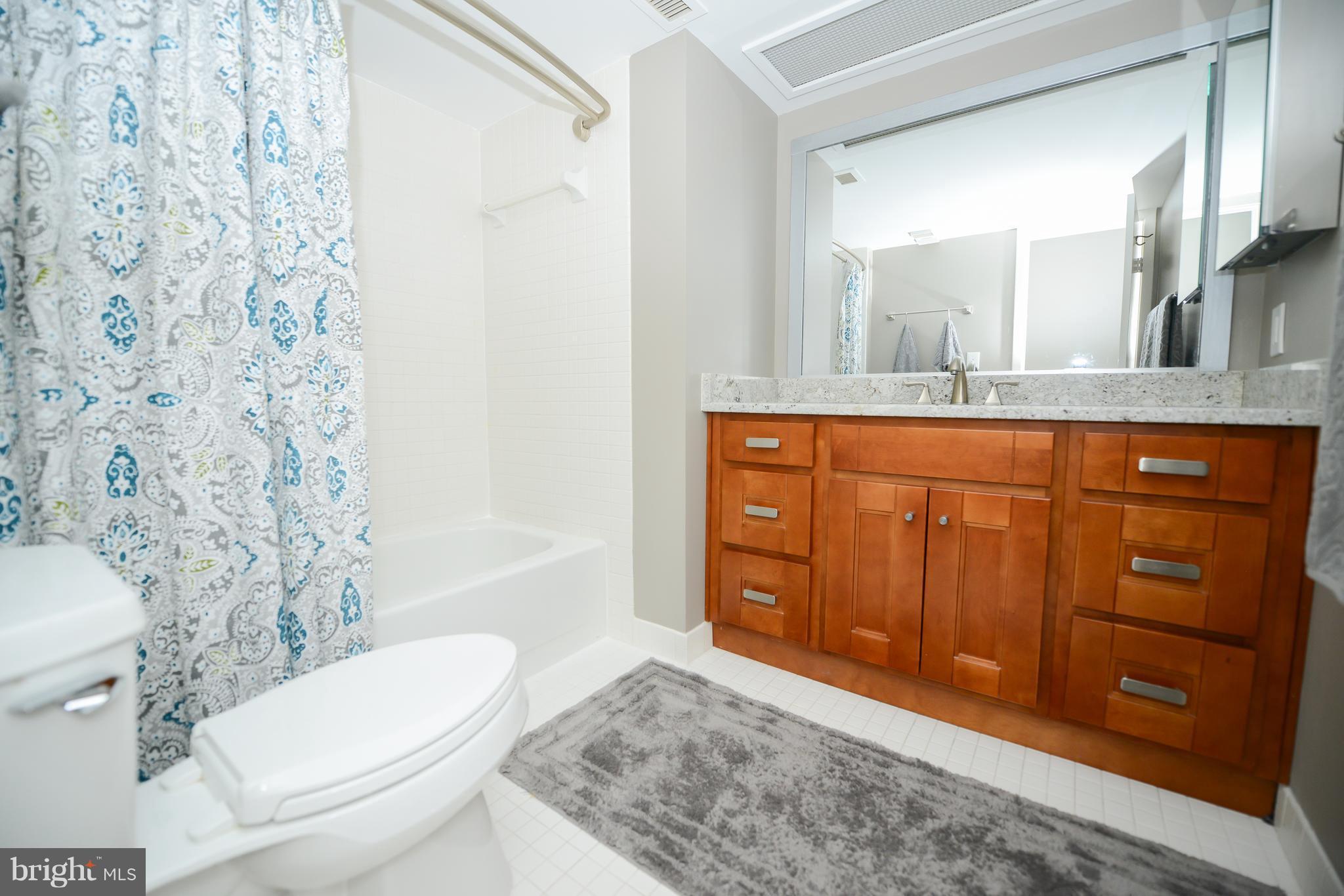 SKYLINE SQUARE CONDO - Residential