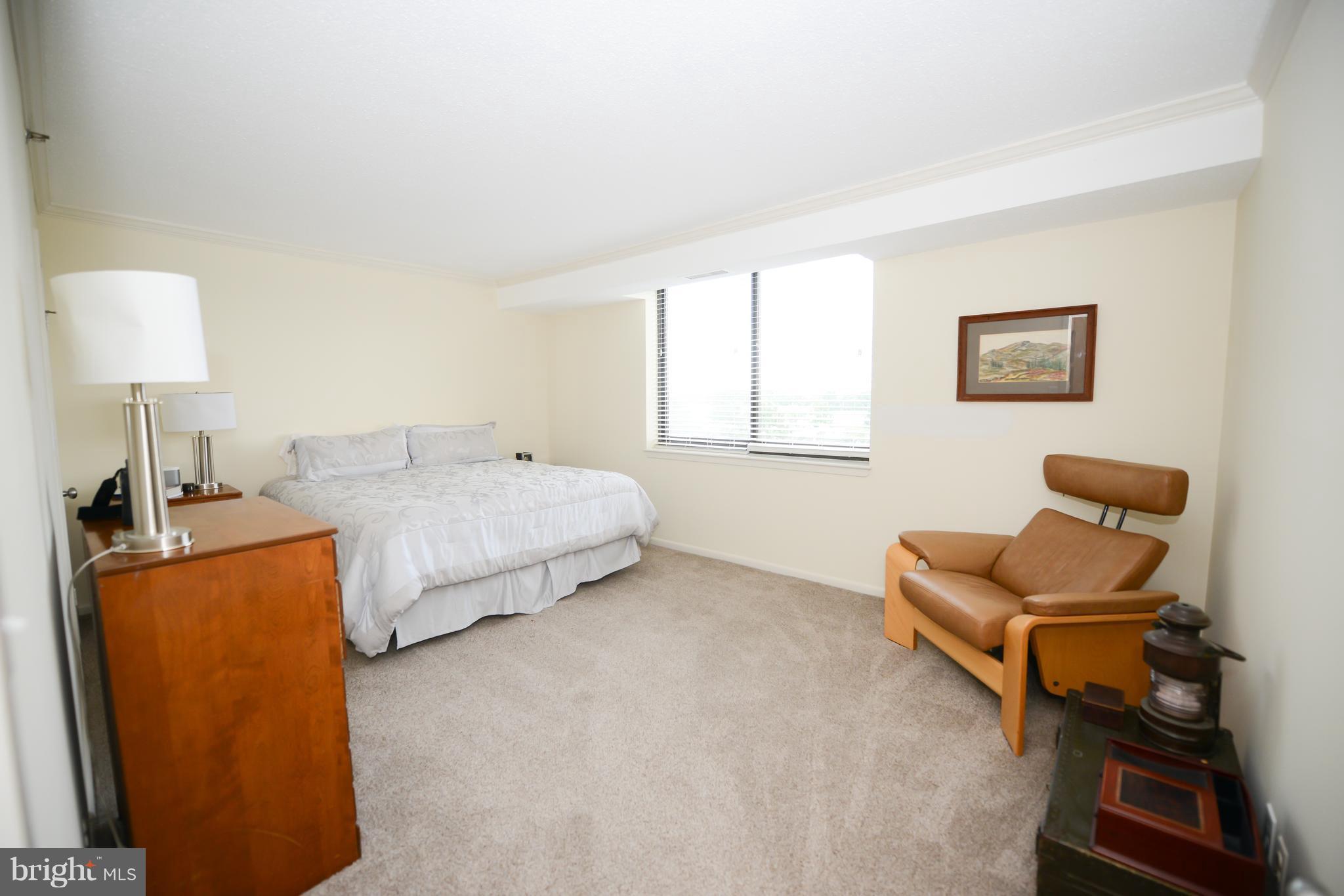 SKYLINE SQUARE CONDO - Residential