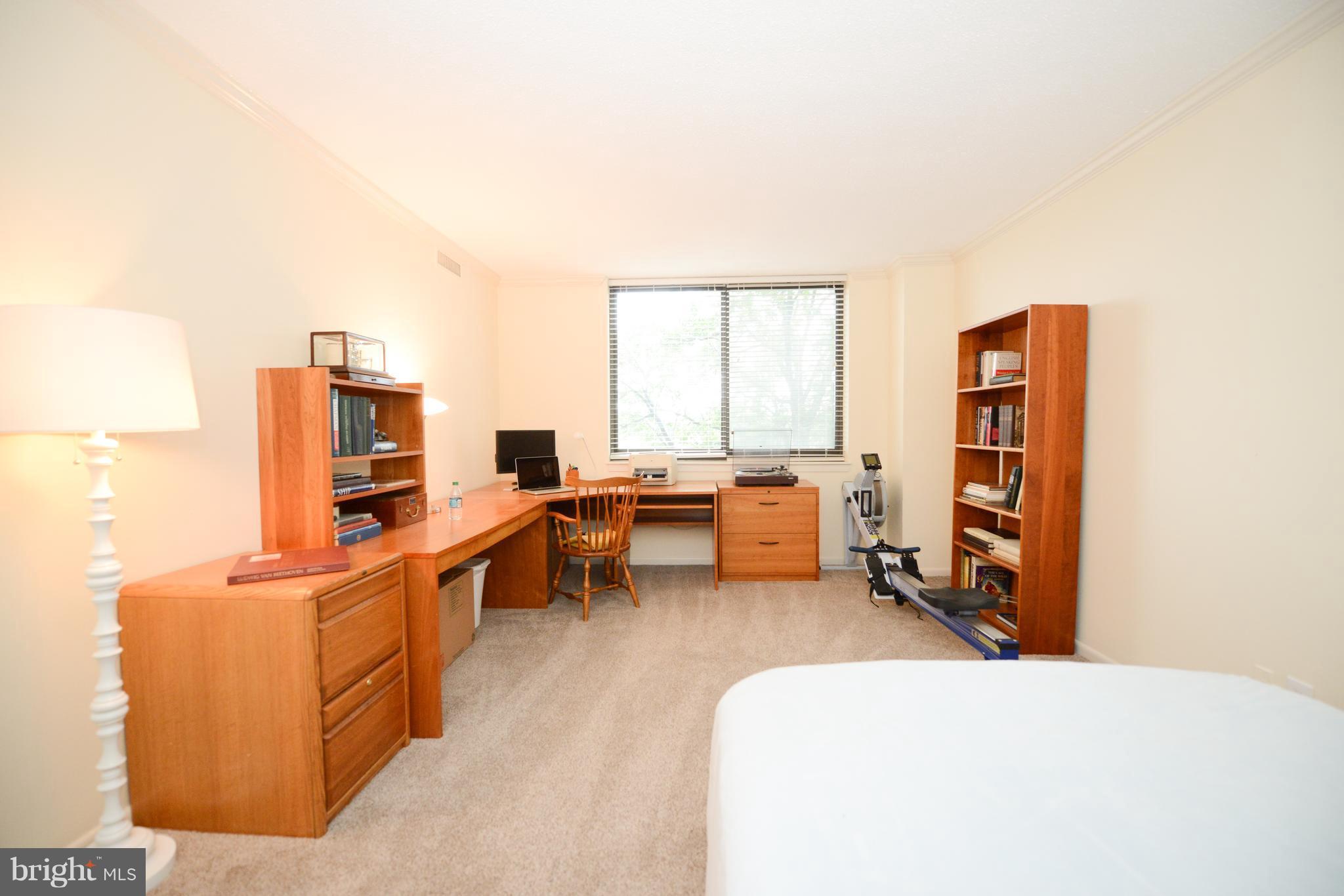 SKYLINE SQUARE CONDO - Residential