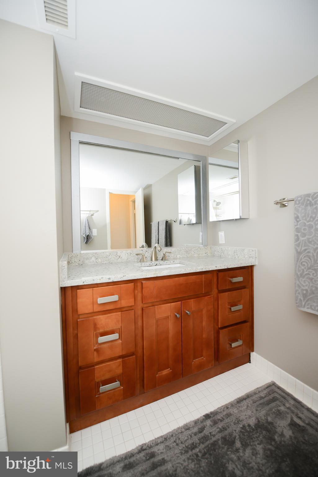 SKYLINE SQUARE CONDO - Residential