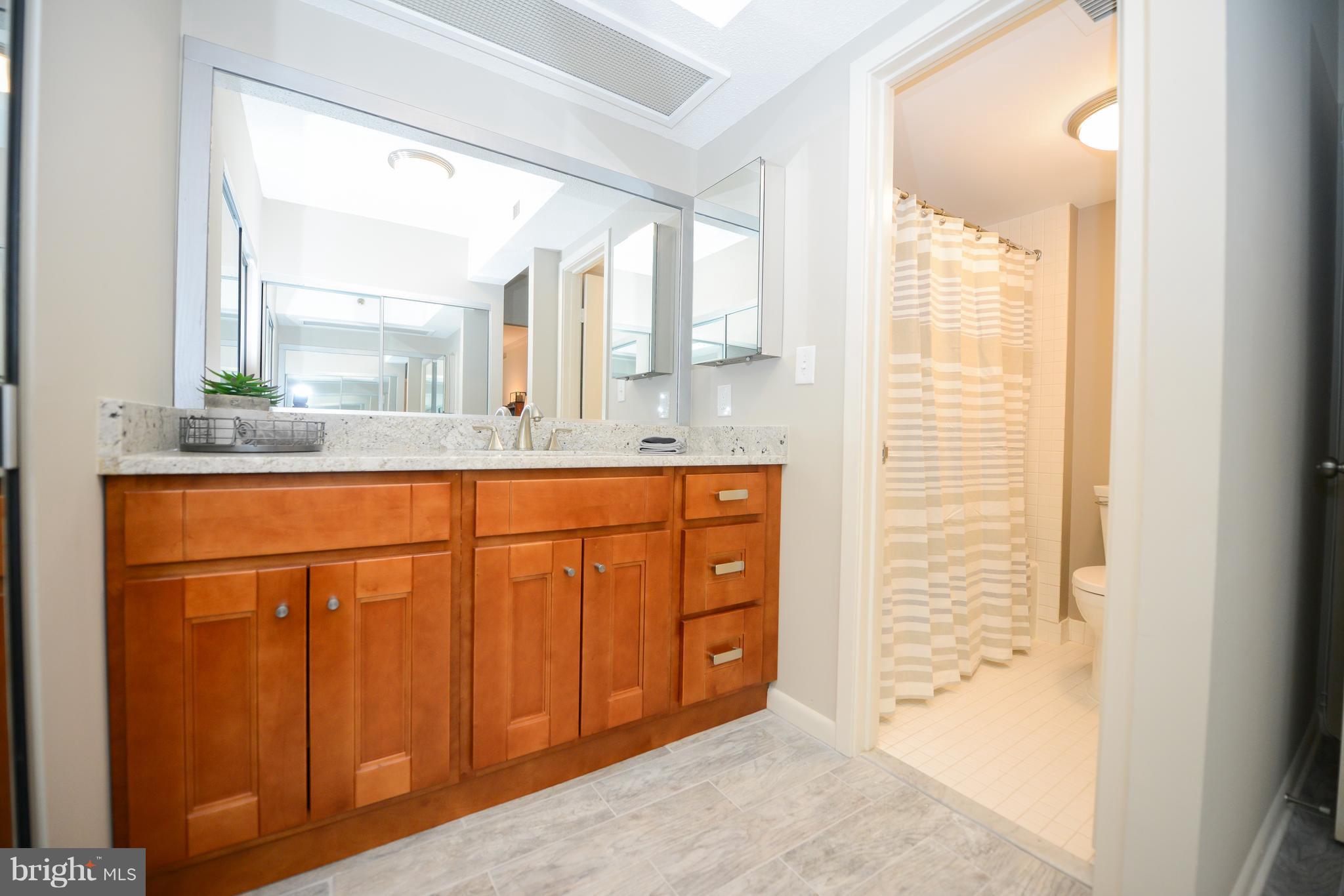 SKYLINE SQUARE CONDO - Residential