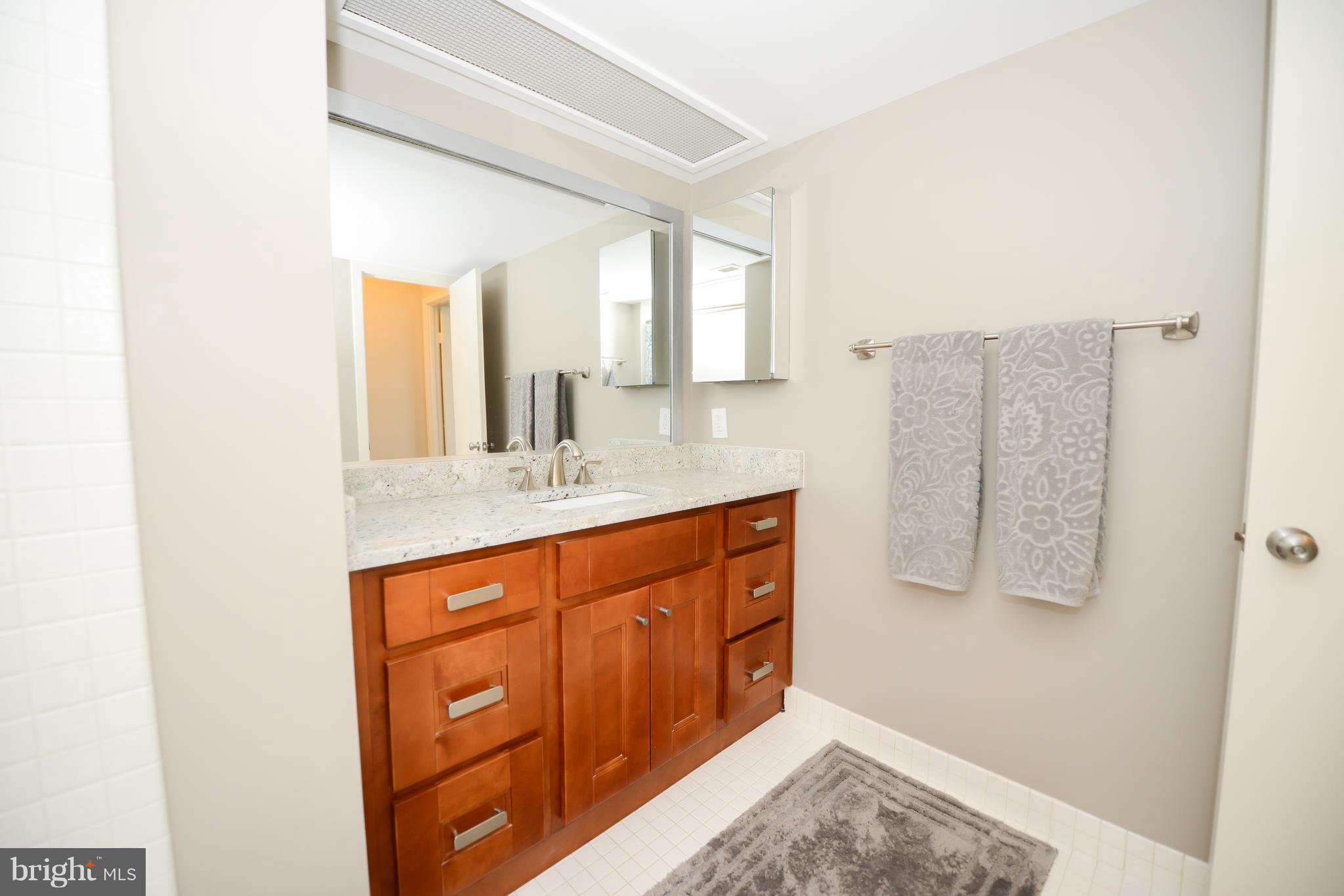 SKYLINE SQUARE CONDO - Residential