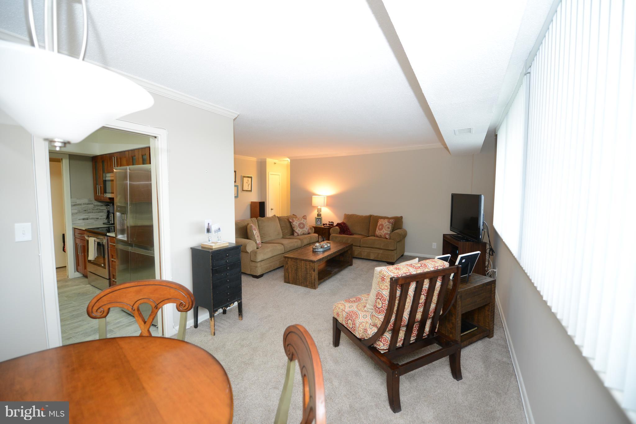 SKYLINE SQUARE CONDO - Residential