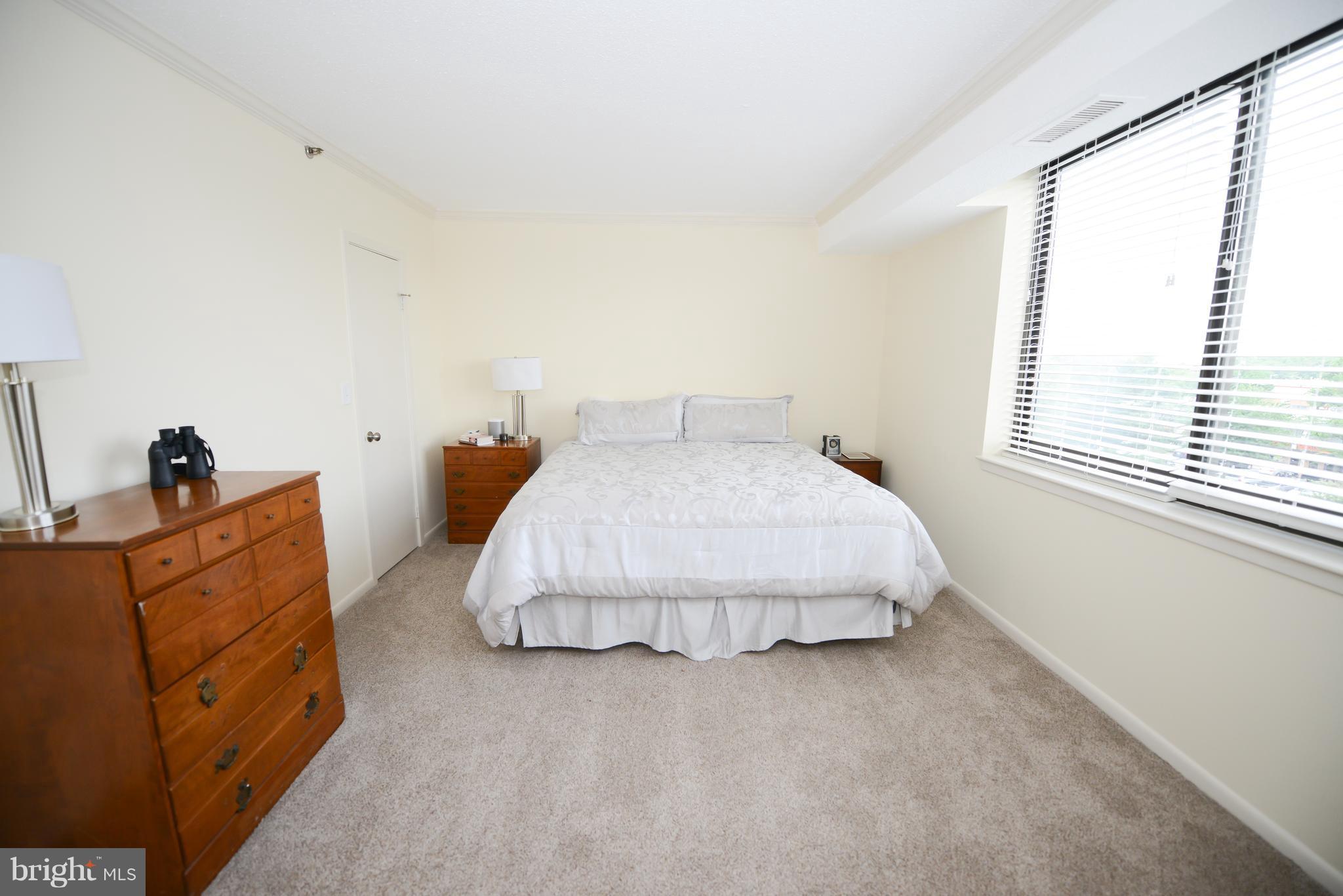 SKYLINE SQUARE CONDO - Residential