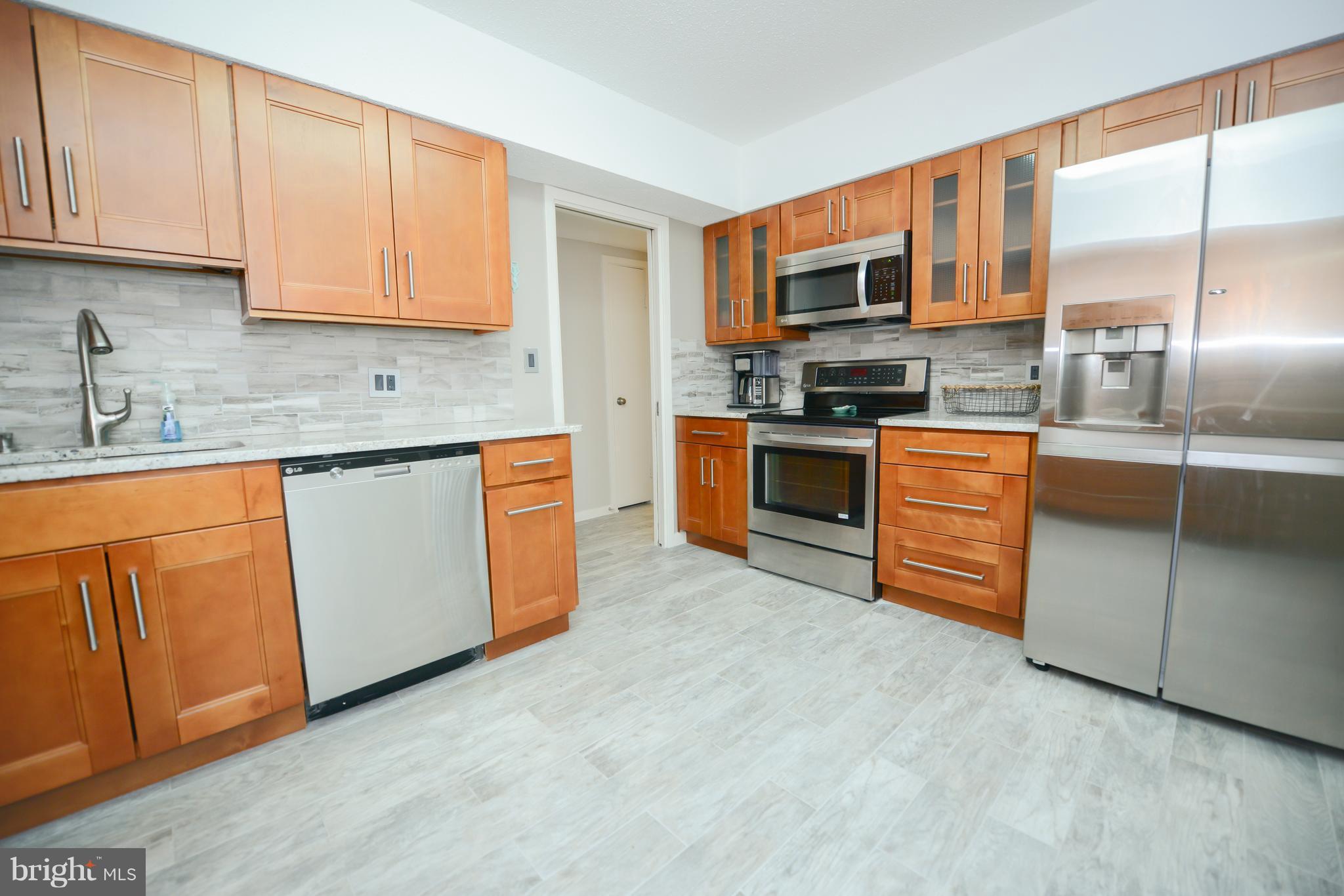 SKYLINE SQUARE CONDO - Residential