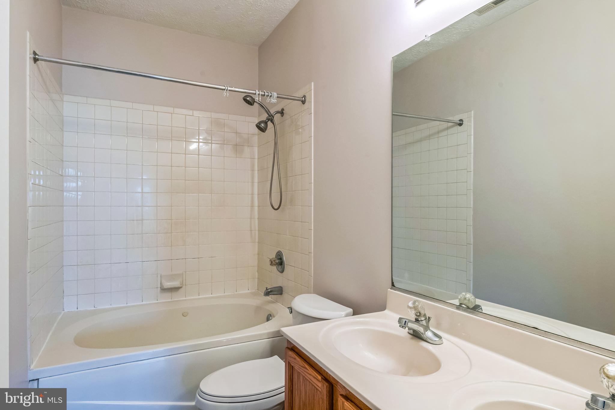 WOOD CREEK GOLF COMM - Residential