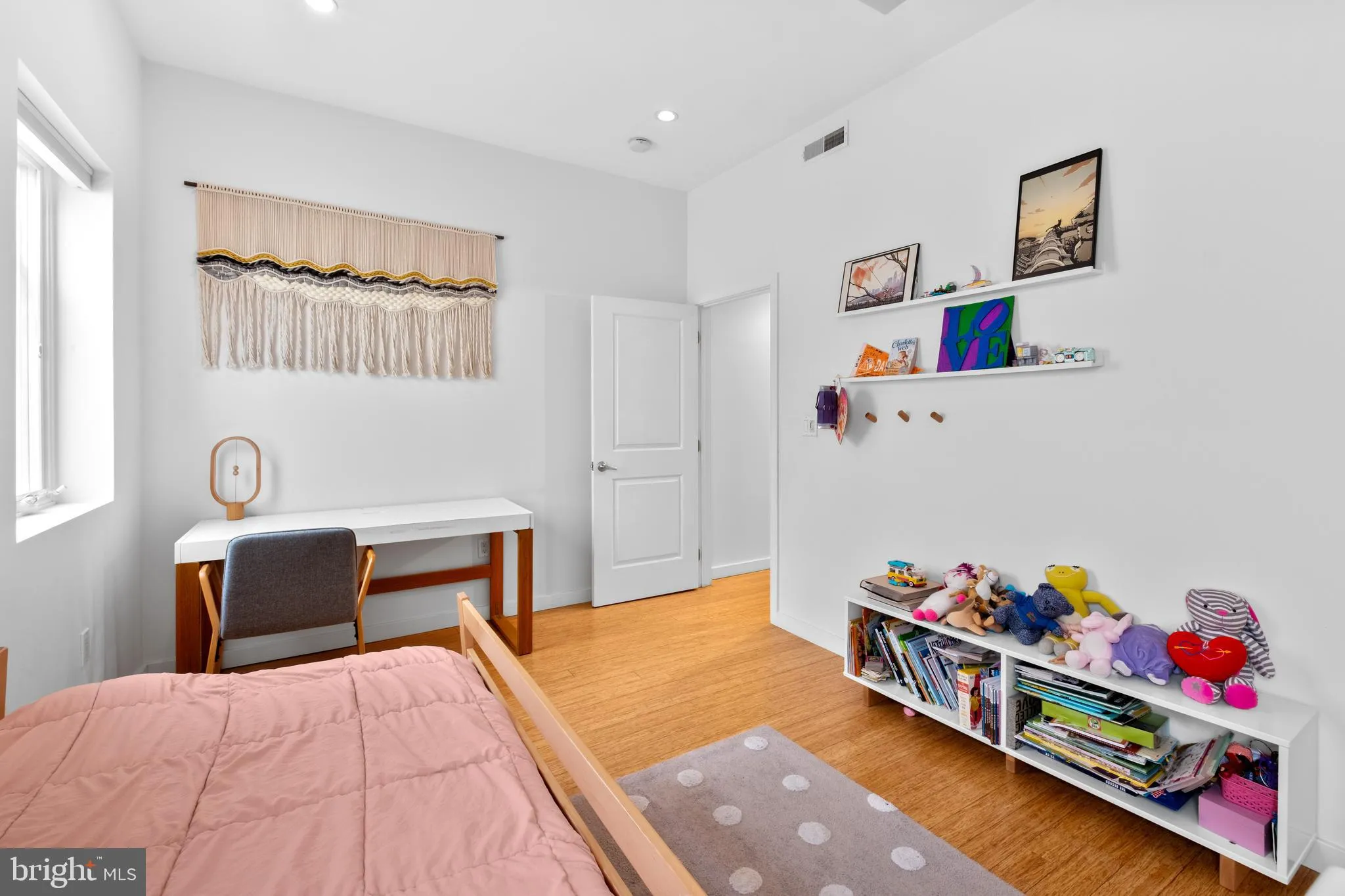 Philadelphia, Pennsylvania 19146, United States, 3 Bedrooms Bedrooms, ,3 BathroomsBathrooms,Residential,Active,141125