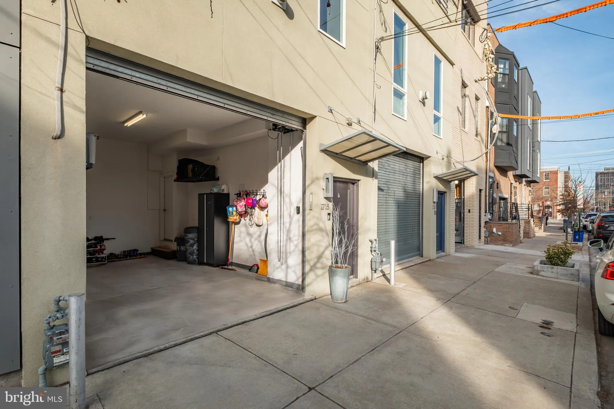 Philadelphia, Pennsylvania 19146, United States, 3 Bedrooms Bedrooms, ,3 BathroomsBathrooms,Residential,Active,141125