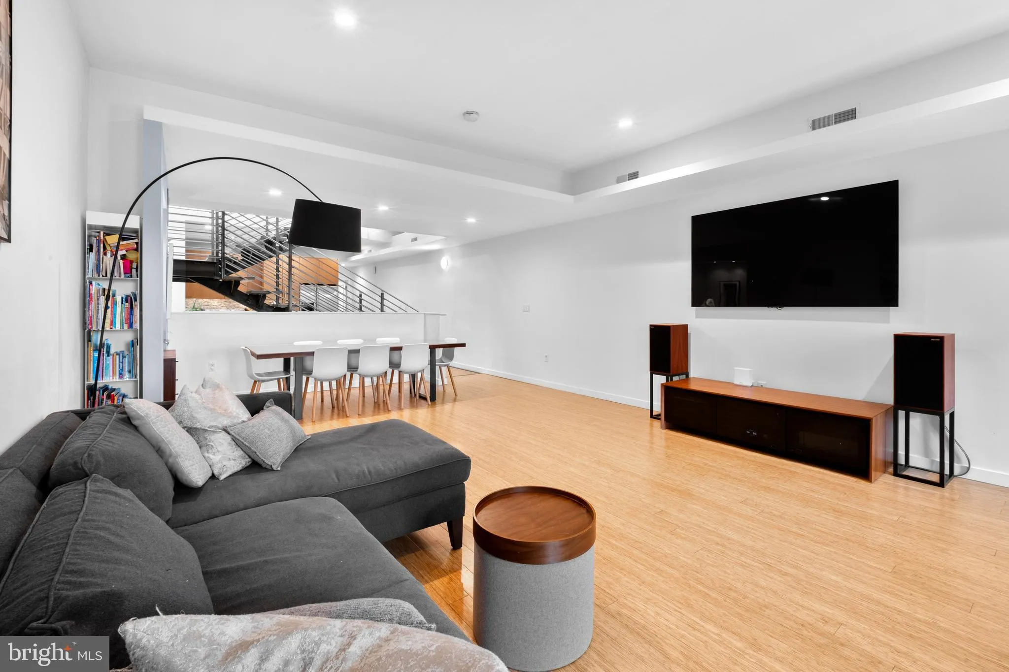 Philadelphia, Pennsylvania 19146, United States, 3 Bedrooms Bedrooms, ,3 BathroomsBathrooms,Residential,Active,141125