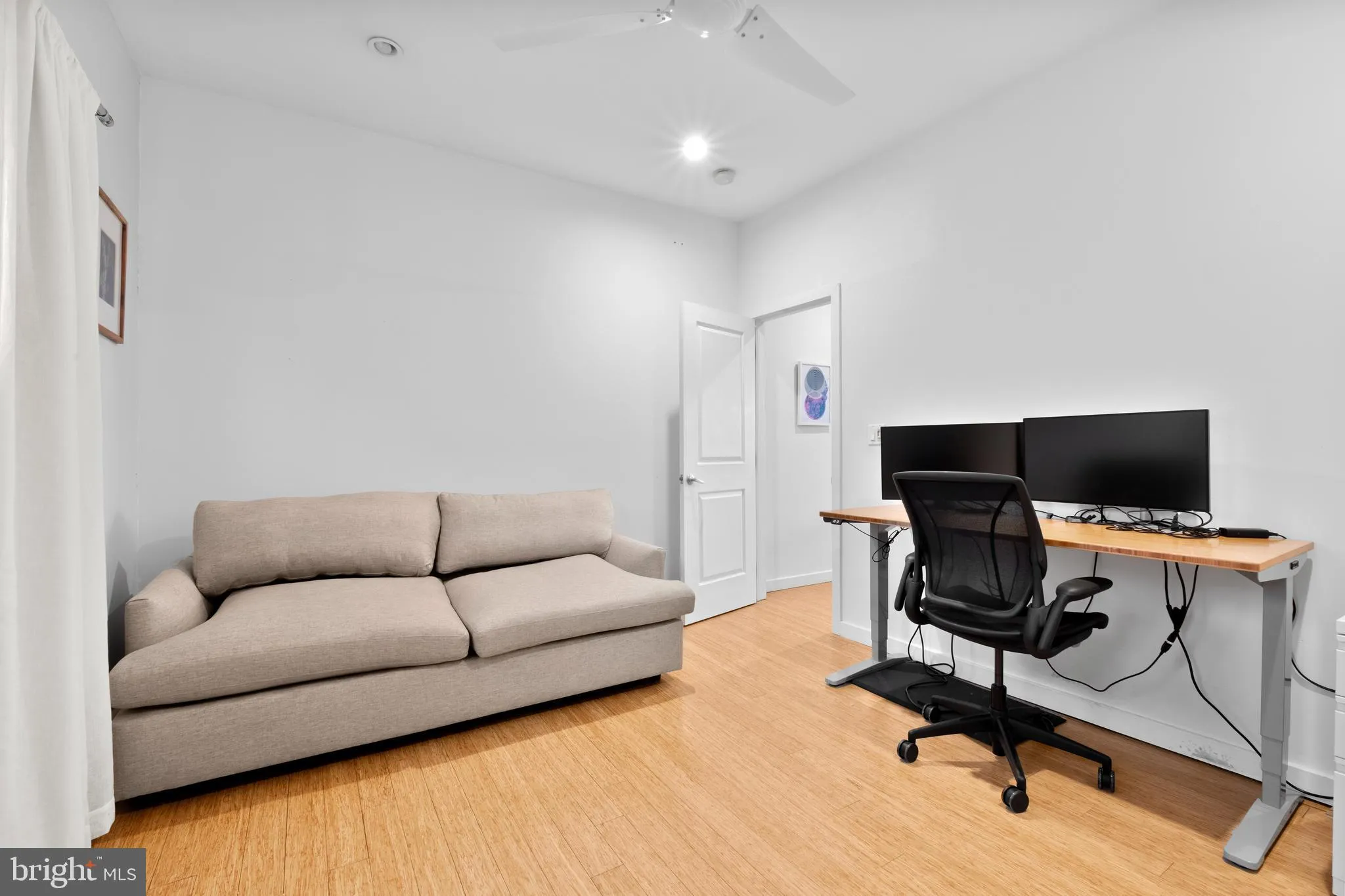 Philadelphia, Pennsylvania 19146, United States, 3 Bedrooms Bedrooms, ,3 BathroomsBathrooms,Residential,Active,141125