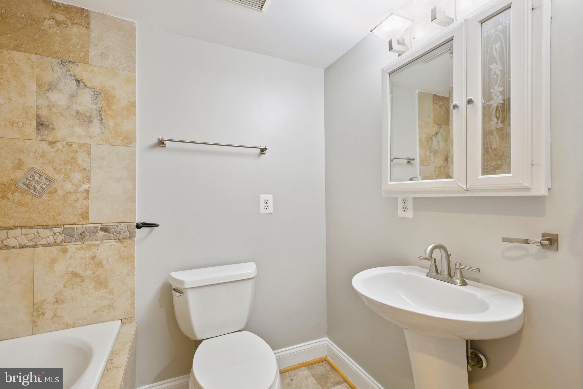 FEDERAL HILL HISTORIC DISTRICT - Residential Lease