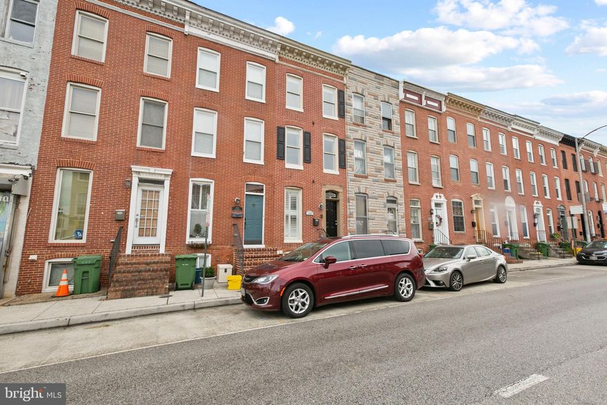 RENOVATED ROW HOME IN FEDERAL HILL!  CLOSE TO THE TUNNEL AND 95!  4 BEDROOMS AND 4 BATH!  ROOF DECK! LARGE KITCHEN!  PROFESSIONALLY MANGED!  SCHEDULE YOUR SHOWING TODAY!  CONTACT CARTER WISE WITH ALL QUESTIONS.