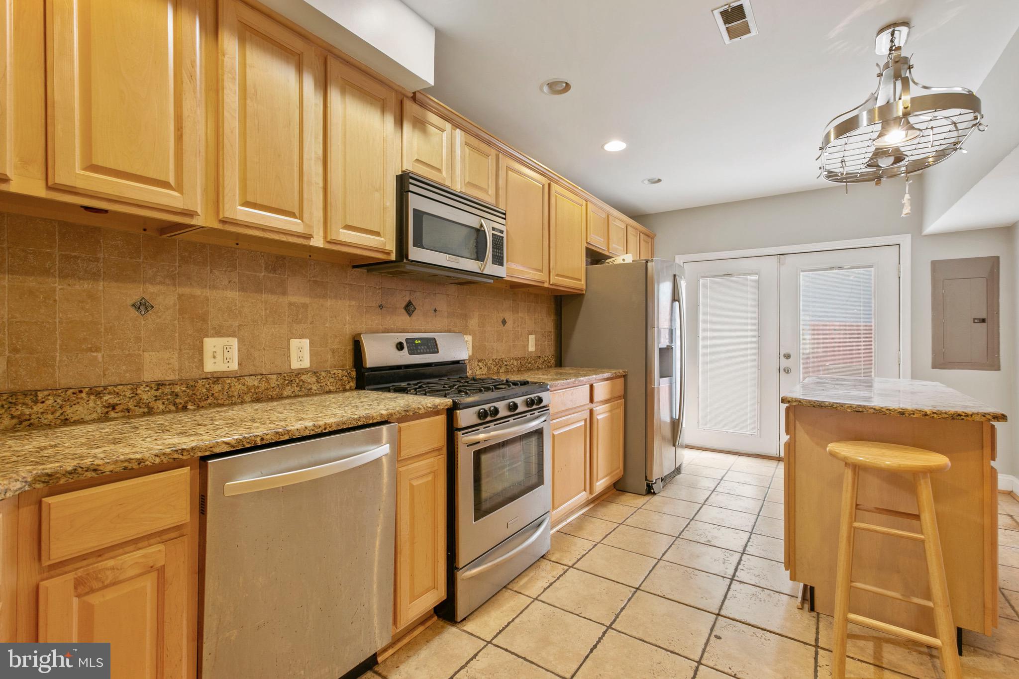 FEDERAL HILL HISTORIC DISTRICT - Residential Lease