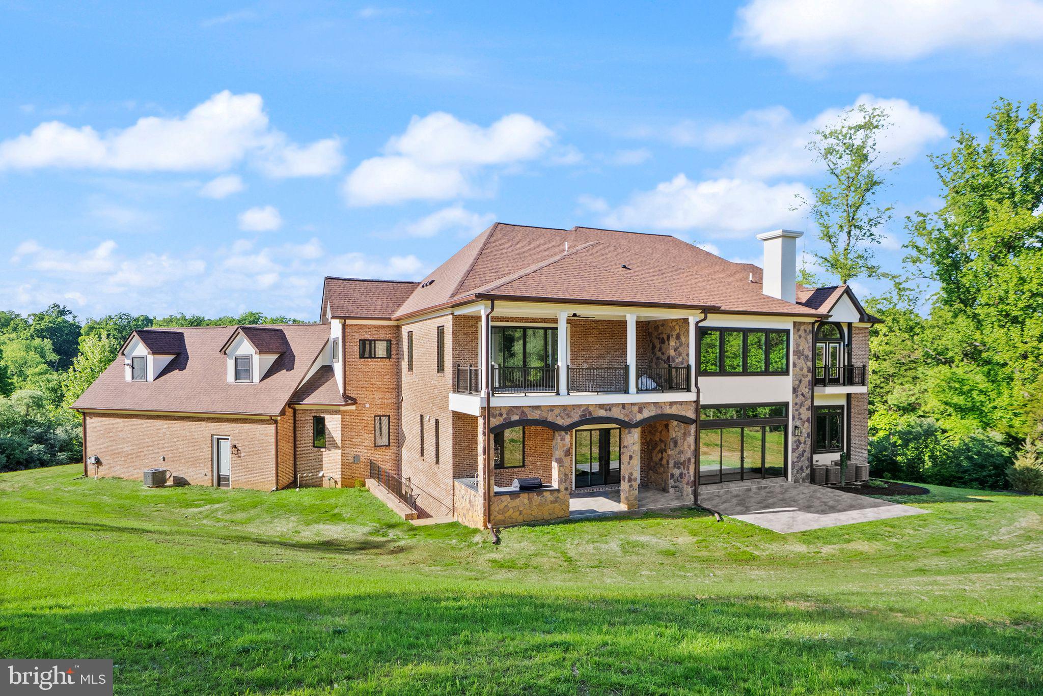 BEACON HILL - Residential
