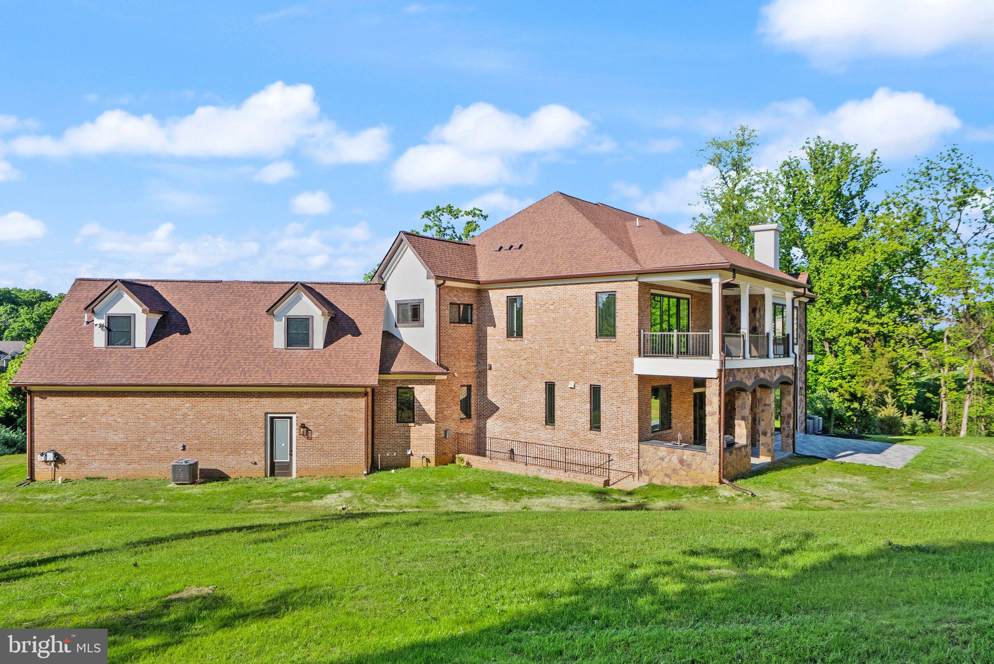 BEACON HILL - Residential