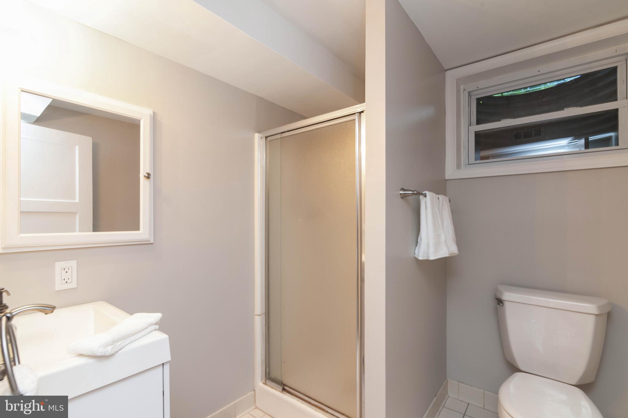 BROYHILL CREST - Residential