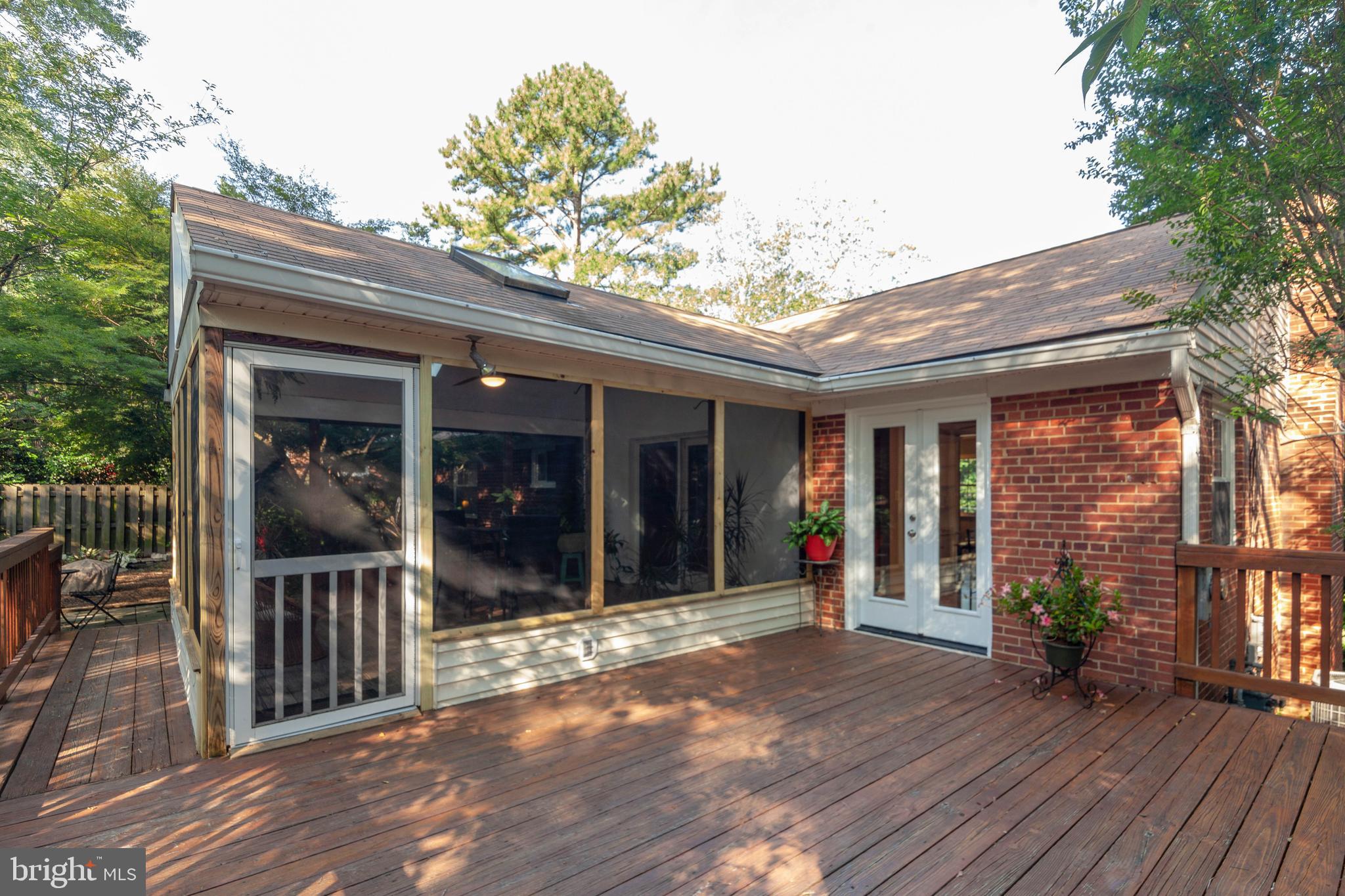 BROYHILL CREST - Residential