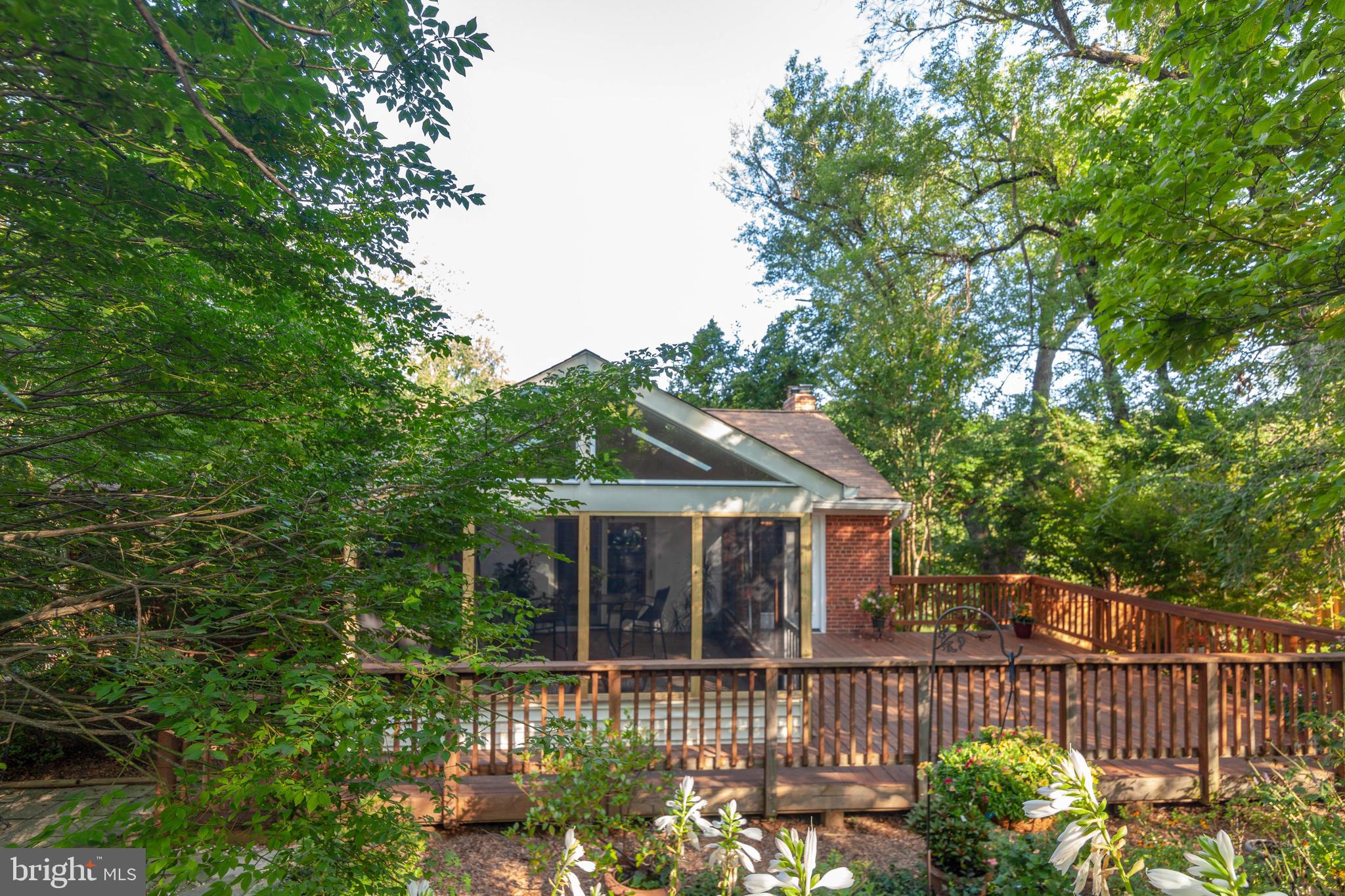 BROYHILL CREST - Residential