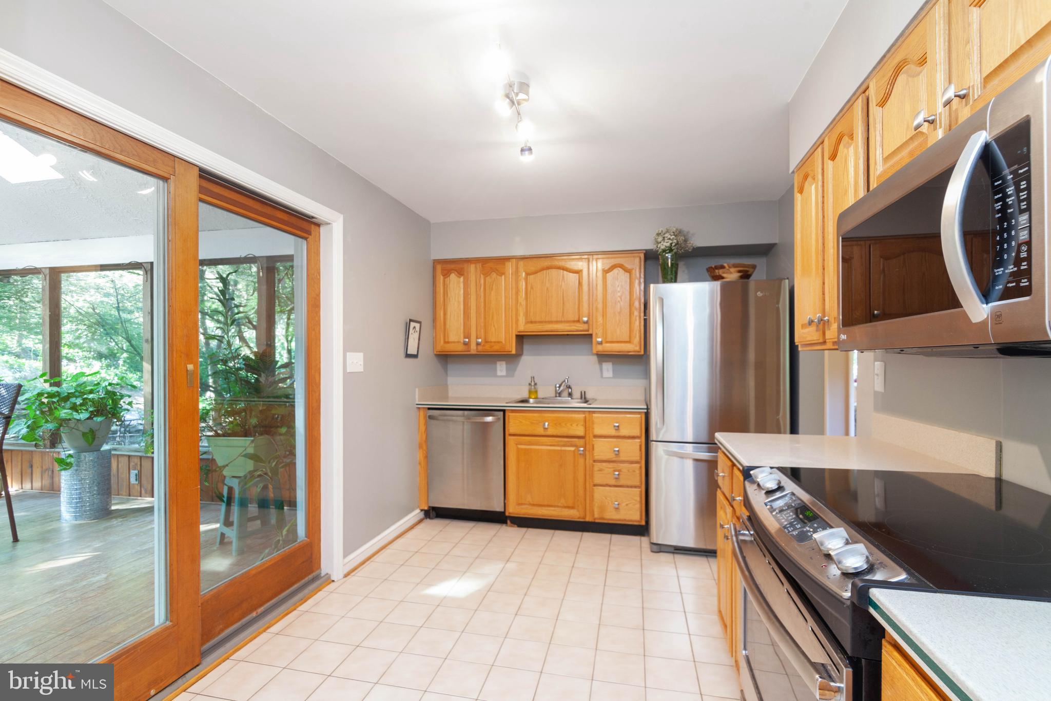 BROYHILL CREST - Residential