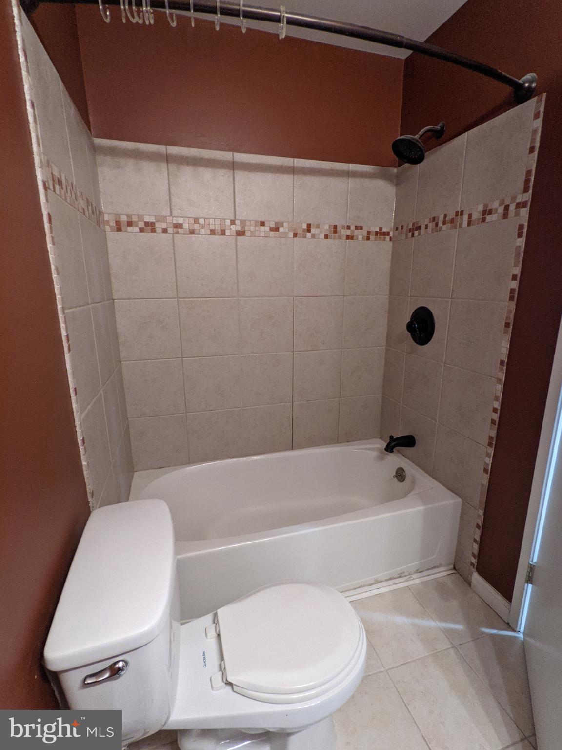 RESTON - Residential Lease