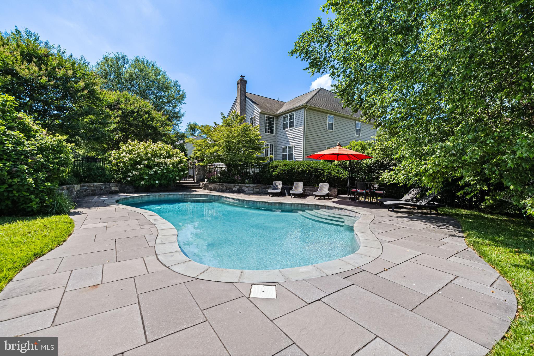 2207 RIVER BEND COURT