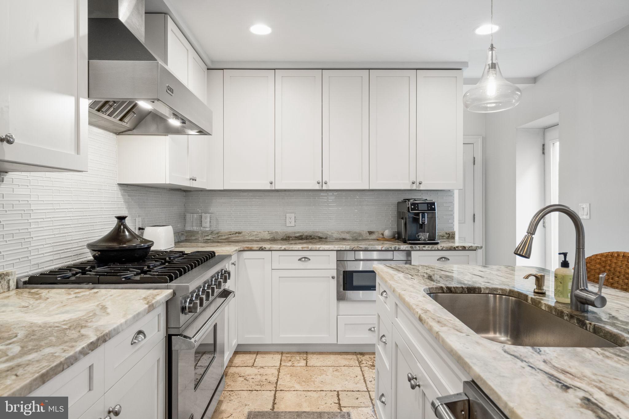 BELLA VISTA - Residential