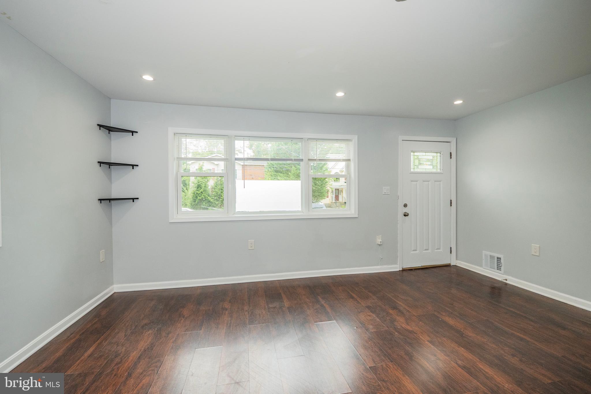 LINCOLN PARK - Residential