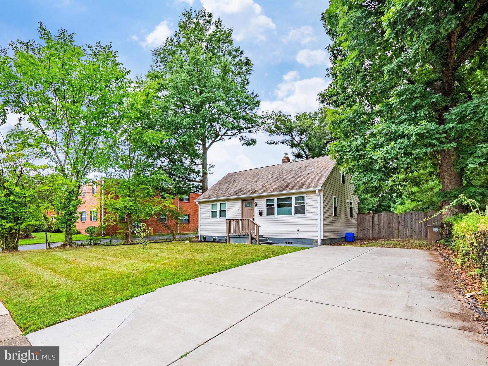 LINCOLN PARK - Residential