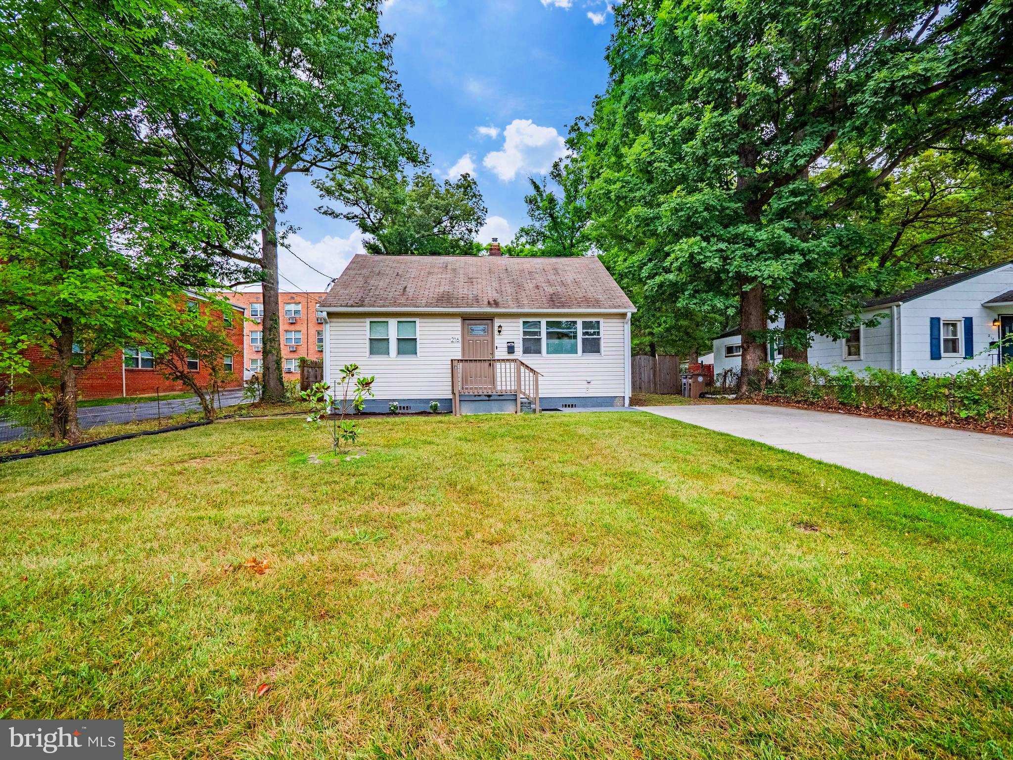 LINCOLN PARK - Residential